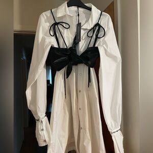 Maniere de voir two in one blouse set size medium NWT unique